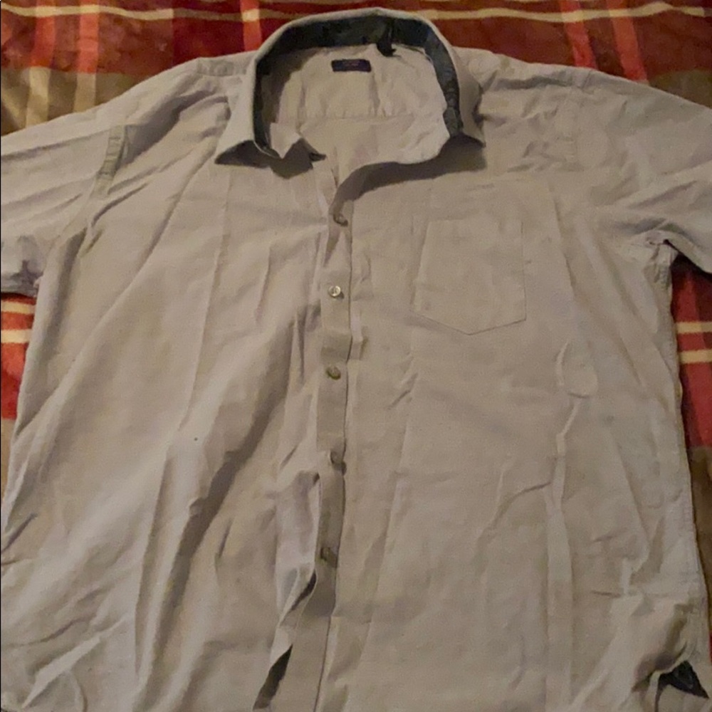 Short sleeve men’s button down